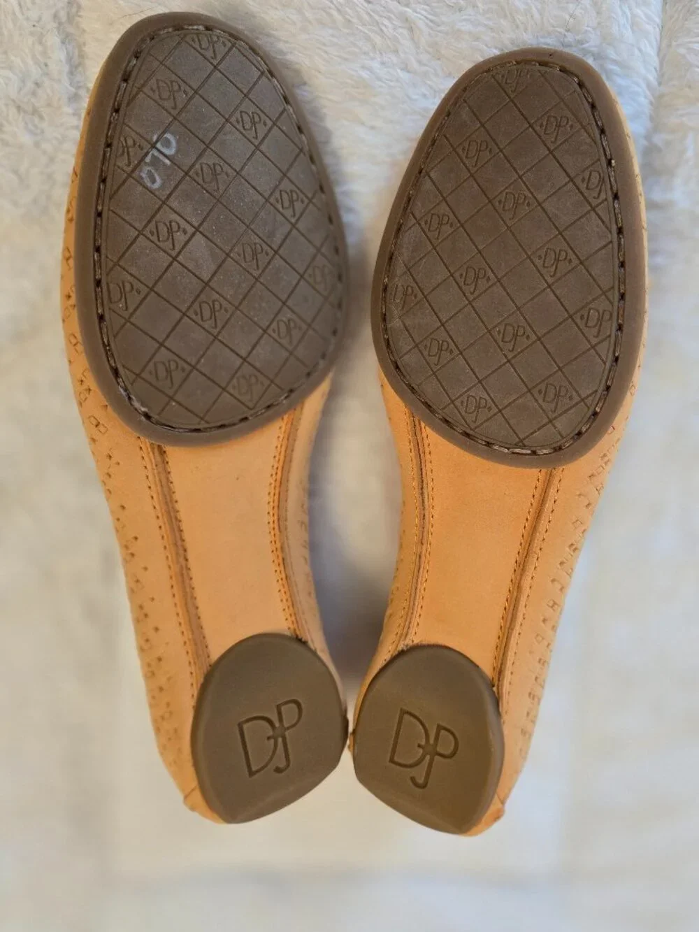 NWOT Donald Pliner Loafers with Silver Accent Buckle - 6M